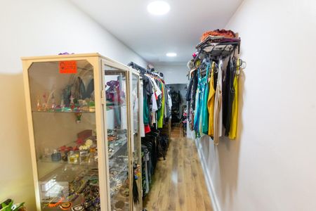 Casa para alugar com 300m², 4 quartos e 1 vaga Casa para alugar com 300m², 4 quartos e 1 vagaCloset do quarto