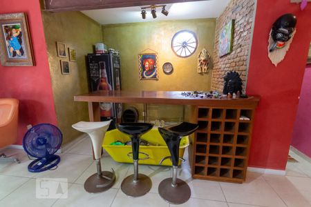 Casa para alugar com 300m², 4 quartos e 1 vaga Casa para alugar com 300m², 4 quartos e 1 vagaSala de TV