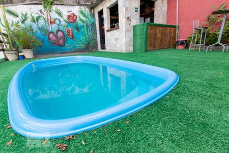 Casa para alugar com 300m², 4 quartos e 1 vaga Casa para alugar com 300m², 4 quartos e 1 vagaPiscina
