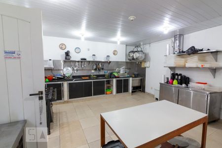 Casa para alugar com 300m², 4 quartos e 1 vaga Casa para alugar com 300m², 4 quartos e 1 vagaCozinha 2