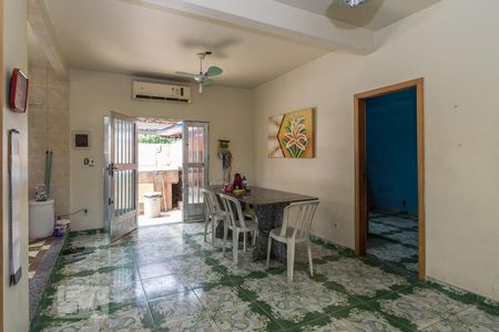  Sala de Jantar de casa à venda com 6 quartos, 196m² em Olaria, Rio de Janeiro