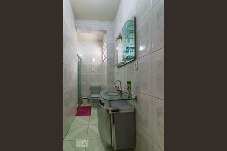 Casa à venda com 196m², 6 quartos e 4 vagasBanheiro Social