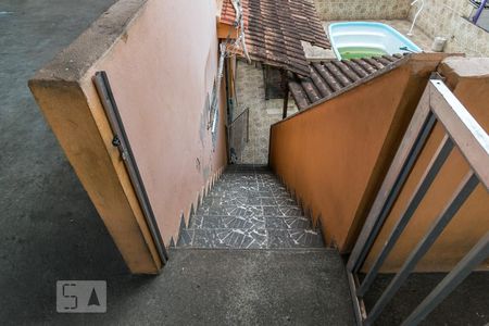 Casa à venda com 196m², 6 quartos e 4 vagasTerraço - Escada