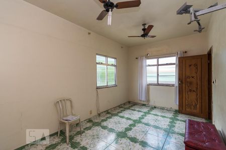 Casa à venda com 196m², 6 quartos e 4 vagasSuíte