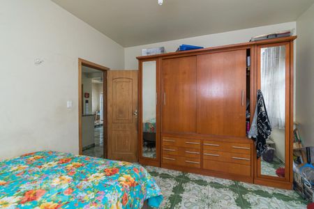 Casa à venda com 196m², 6 quartos e 4 vagasQuarto 1