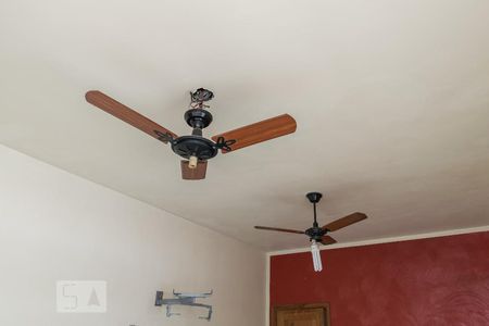 Casa à venda com 196m², 6 quartos e 4 vagasSuíte