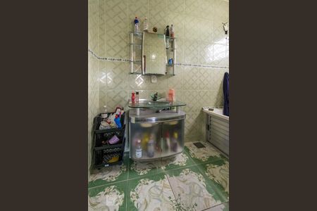 Casa à venda com 196m², 6 quartos e 4 vagasBanheiro da suíte