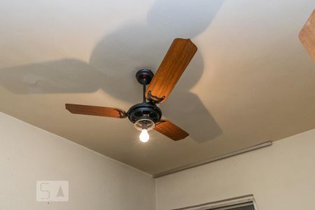 Casa à venda com 196m², 6 quartos e 4 vagasQuarto 2