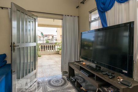 Sala  de casa à venda com 6 quartos, 196m² em Olaria, Rio de Janeiro