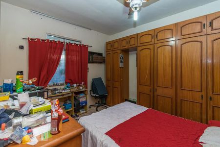 Casa à venda com 196m², 6 quartos e 4 vagasQuarto 1