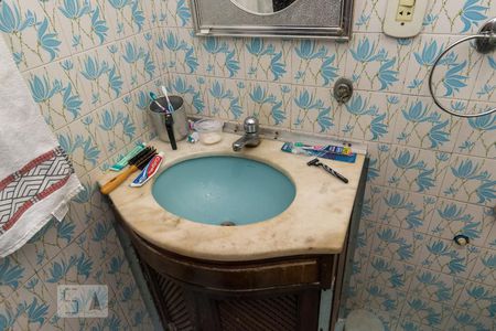 Casa à venda com 196m², 6 quartos e 4 vagasBanheiro