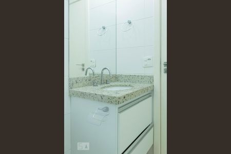 Apartamento à venda com 72m², 2 quartos e 2 vagas Apartamento à venda com 72m², 2 quartos e 2 vagasBanheiro