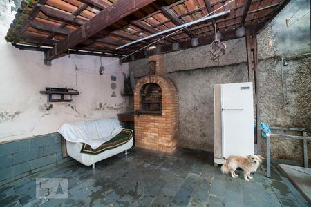 Casa à venda com 240m², 3 quartos e 4 vagas Casa à venda com 240m², 3 quartos e 4 vagasÁrea comum - Churrasqueira