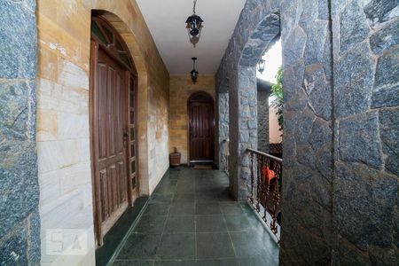 Casa à venda com 240m², 3 quartos e 4 vagas Casa à venda com 240m², 3 quartos e 4 vagasEntrada