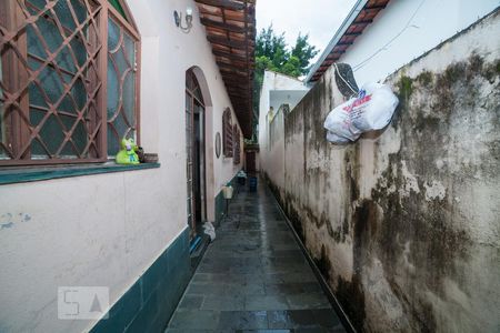 Casa à venda com 240m², 3 quartos e 4 vagas Casa à venda com 240m², 3 quartos e 4 vagasCorredor