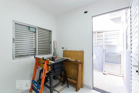Casa para alugar com 198m², 3 quartos e 2 vagasFundos - Quarto de serviço