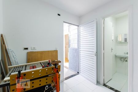 Casa para alugar com 198m², 3 quartos e 2 vagasFundos - Quarto de serviço