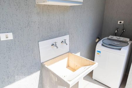 Casa para alugar com 198m², 3 quartos e 2 vagasFundos - Área de serviço