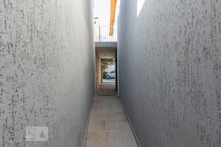 Casa para alugar com 198m², 3 quartos e 2 vagasFundos - Corredor lateral