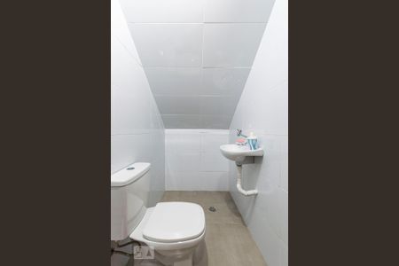 1o. Andar - Lavabo de casa para alugar com 3 quartos, 198m² em Vila Brasilina, São Paulo