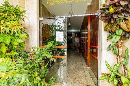 Apartamento para alugar com 60m², 2 quartos e sem vagaÁrea comum - Hall de Entrada