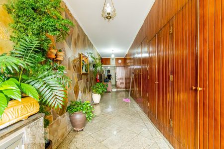 Apartamento para alugar com 60m², 2 quartos e sem vagaÁrea comum - Hall de Entrada