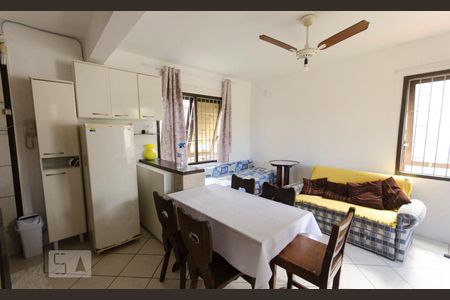 Sala de apartamento para alugar com 2 quartos, 50m² em Canasvieiras, Florianópolis