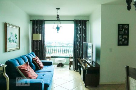 Apartamento para alugar com 74m², 3 quartos e 1 vagaSala