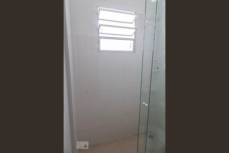 Casa à venda com 55m², 3 quartos e sem vaga Casa à venda com 55m², 3 quartos e sem vagaBanheiro