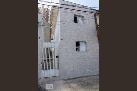 Casa à venda com 55m², 3 quartos e sem vaga Casa à venda com 55m², 3 quartos e sem vagaFachada