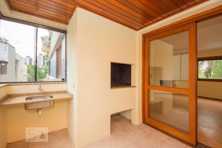 Varanda com churrasqueira de apartamento para alugar com 3 quartos, 120m² em Petrópolis, Porto Alegre