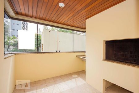 Varanda com churrasqueira de apartamento para alugar com 3 quartos, 120m² em Petrópolis, Porto Alegre