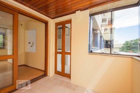Varanda com churrasqueira de apartamento para alugar com 3 quartos, 120m² em Petrópolis, Porto Alegre