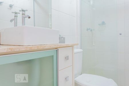 Banheiro de apartamento à venda com 1 quarto, 39m² em Igara, Canoas