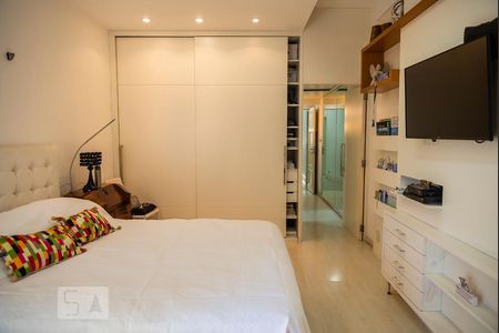 Apartamento à venda com 240m², 4 quartos e 1 vaga Apartamento à venda com 240m², 4 quartos e 1 vagasuíte 1suíte 1