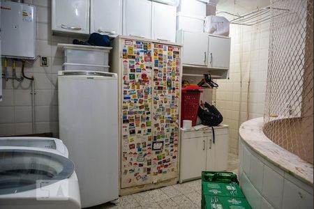 Apartamento à venda com 240m², 4 quartos e 1 vaga Apartamento à venda com 240m², 4 quartos e 1 vagaÁrea de Serviço