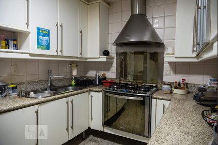 Apartamento à venda com 240m², 4 quartos e 1 vaga Apartamento à venda com 240m², 4 quartos e 1 vagaCozinha