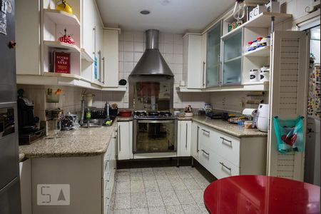 Apartamento à venda com 240m², 4 quartos e 1 vaga Apartamento à venda com 240m², 4 quartos e 1 vagaCozinha