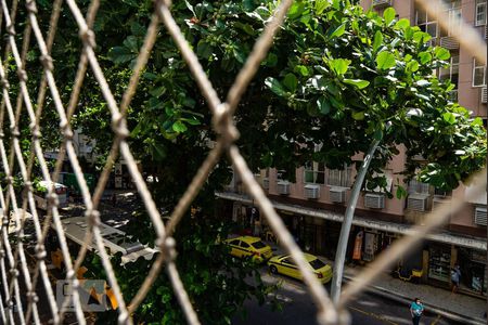 Apartamento à venda com 240m², 4 quartos e 1 vaga Apartamento à venda com 240m², 4 quartos e 1 vagaÁrea de Serviço vista