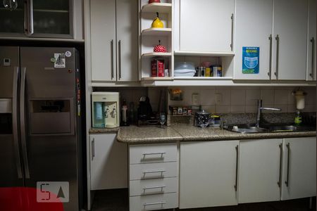 Apartamento à venda com 240m², 4 quartos e 1 vaga Apartamento à venda com 240m², 4 quartos e 1 vagaCozinha