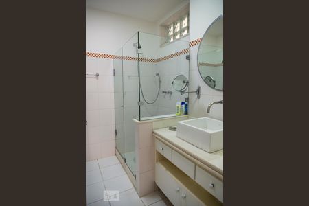 Apartamento à venda com 240m², 4 quartos e 1 vaga Apartamento à venda com 240m², 4 quartos e 1 vagaBanheiro