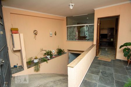 Casa para alugar com 250m², 7 quartos e 3 vagasFachada