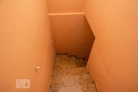 Casa para alugar com 250m², 7 quartos e 3 vagasEscada