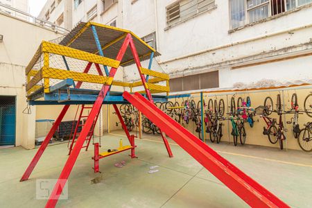 Apartamento à venda com 47m², 2 quartos e 1 vagaÁrea Comum - Playground