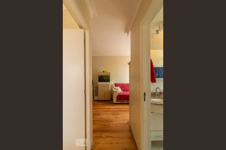 Corredor de apartamento para alugar com 2 quartos, 47m² em Sacomã, São Paulo