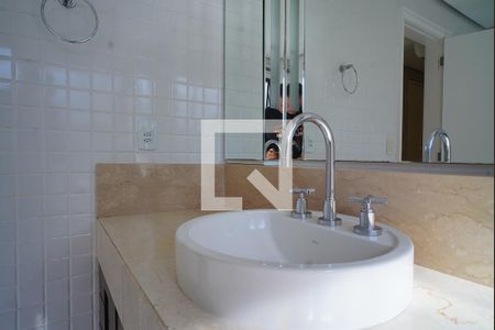 Banheiro da Suíte de apartamento para alugar com 3 quartos, 190m² em Centro, Florianópolis