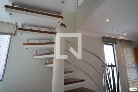Escada para andar 2 de apartamento para alugar com 3 quartos, 190m² em Centro, Florianópolis