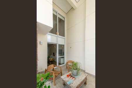 Apartamento à venda com 77m², 1 quarto e 2 vagas Apartamento à venda com 77m², 1 quarto e 2 vagasVaranda