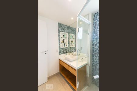 Apartamento à venda com 77m², 1 quarto e 2 vagas Apartamento à venda com 77m², 1 quarto e 2 vagasBanheiro