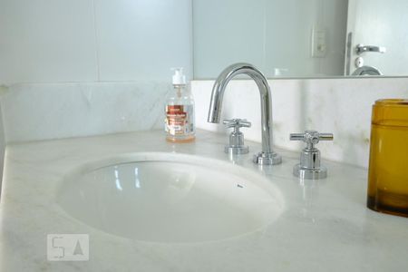 Apartamento à venda com 73m², 2 quartos e 1 vagaStudio - banheiro